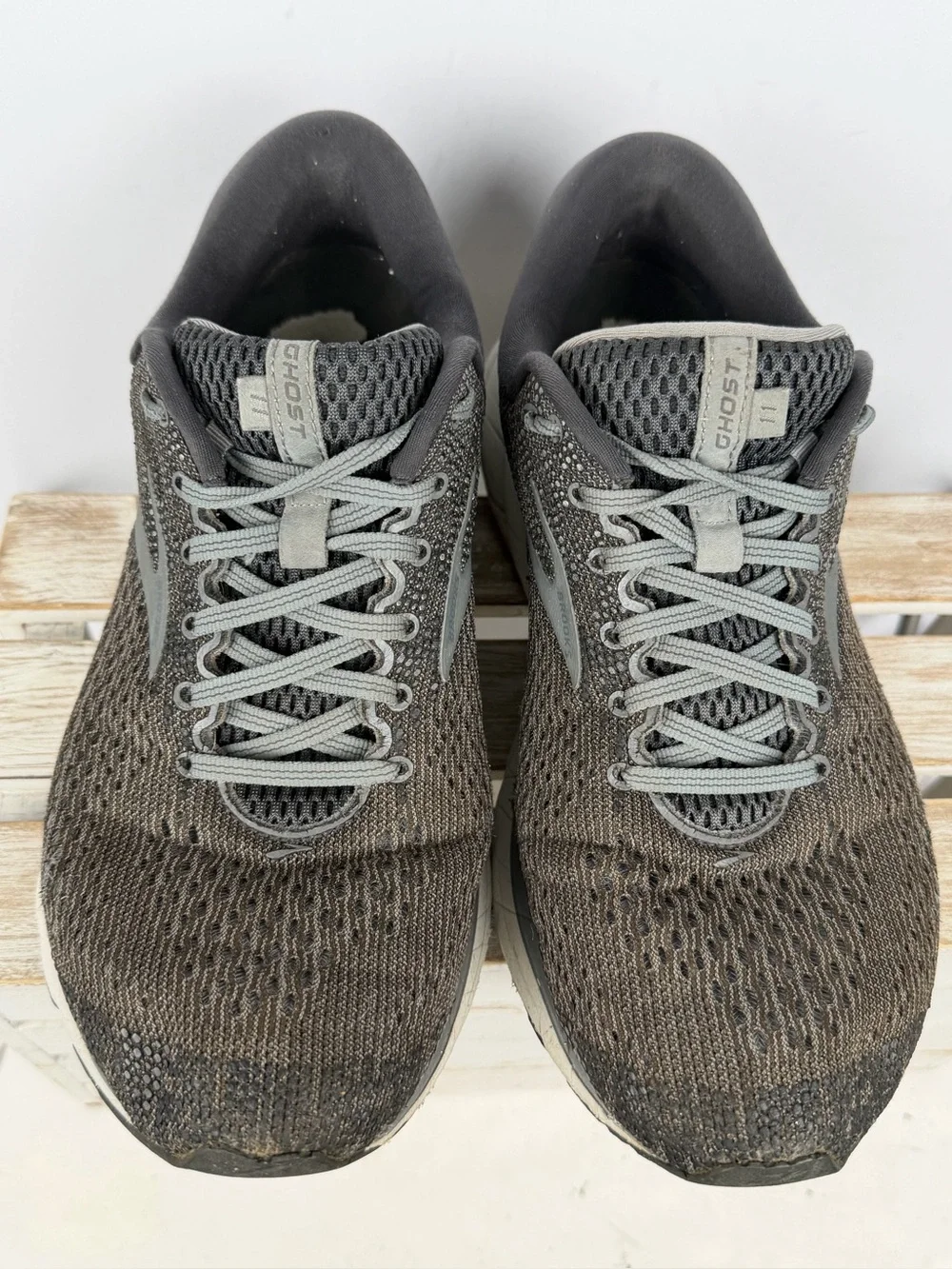 Brooks Men's Ghost 11 Running Shoes gray mesh upper size 10 wide (2E)